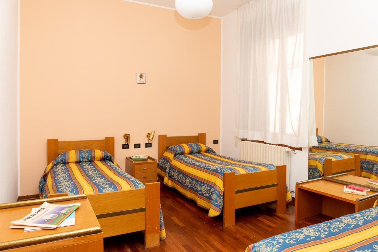 Albergo Sacro Monte Varese Bagian luar foto